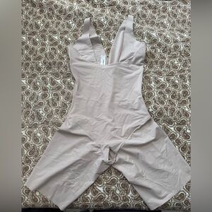 Elegant Beige Women's Shapewear Bodysuit s size